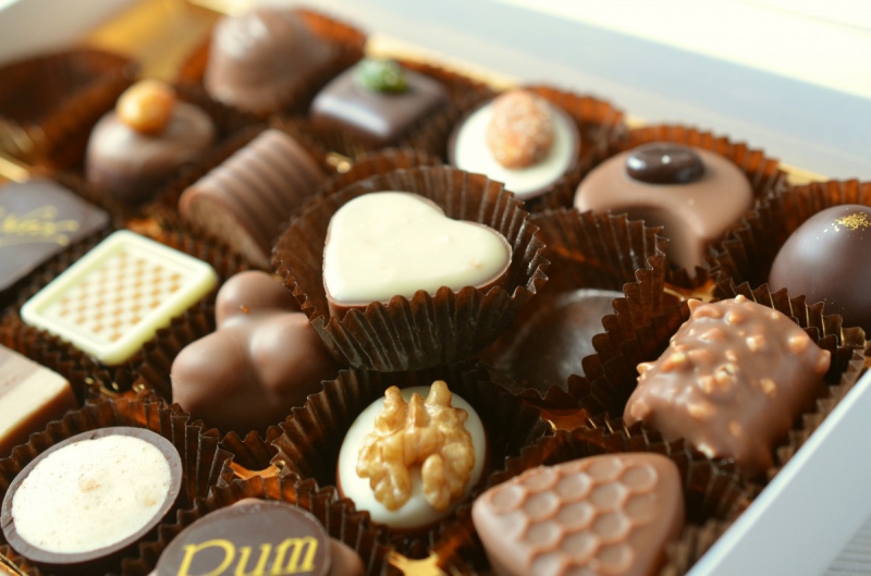 confiserie-GORBIO-min_chocolates_food_candy_calories_nibble_chocolate_heart-782043